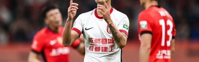 开云官方网-以硬碰硬掀翻海港！成都蓉城上海滩扬威直追申花