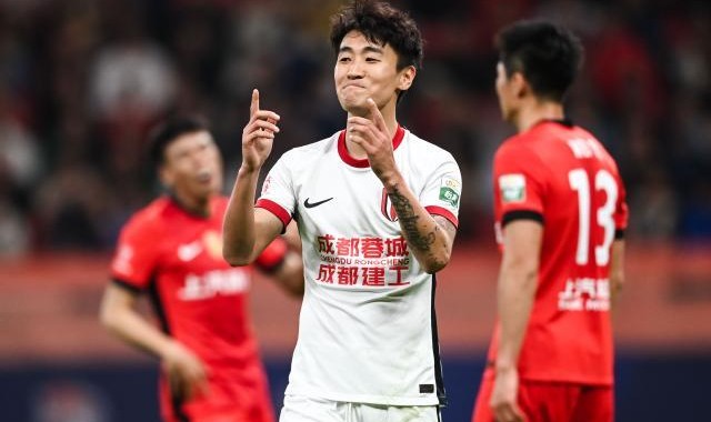 开云官方网-以硬碰硬掀翻海港！成都蓉城上海滩扬威直追申花